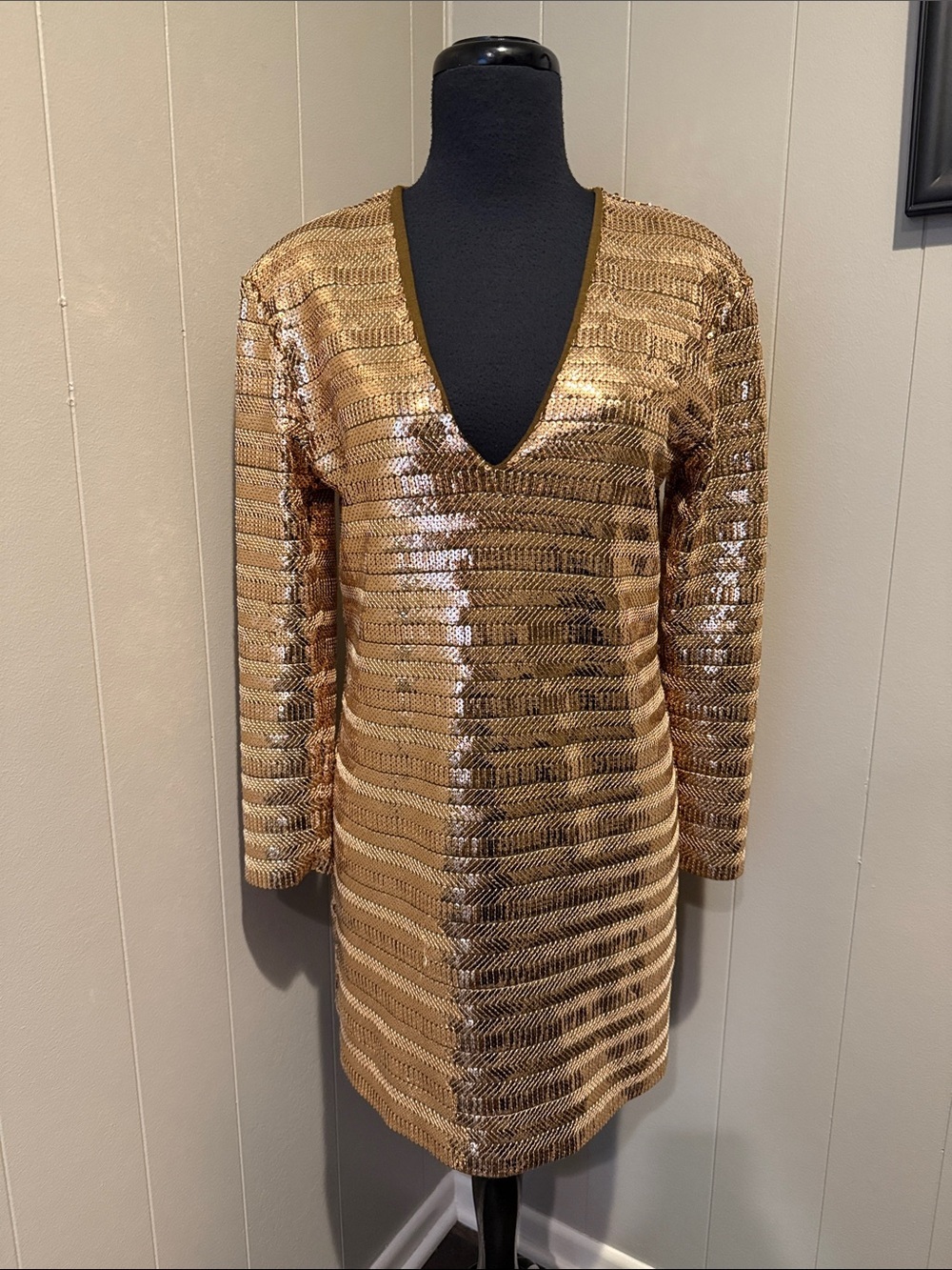 By Malene Birger Women’s Mediym Metallic Gold Sequin V‑Neck Long Sleeve Dress